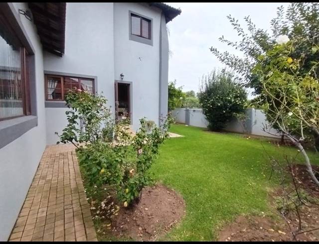 4 BEDROOM HOUSE FOR SALE IN AMBERFIELD MANOR